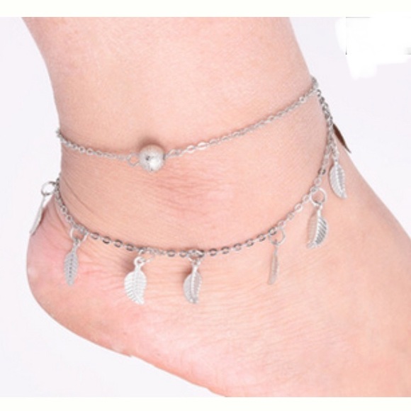 Jewelry - 💕3/$30 Silver Leaf Charm Anklet
